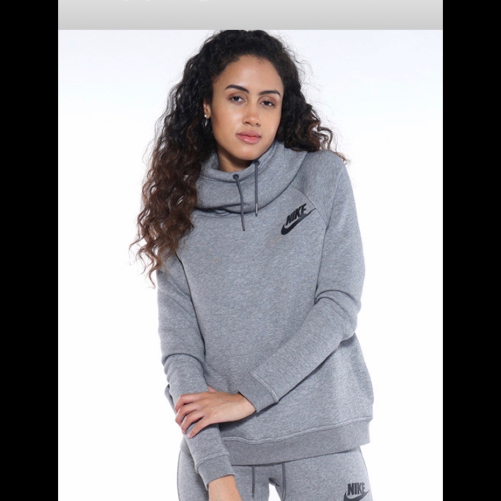 NIKE RALLY FUNNEL HOODIE- Like NEW